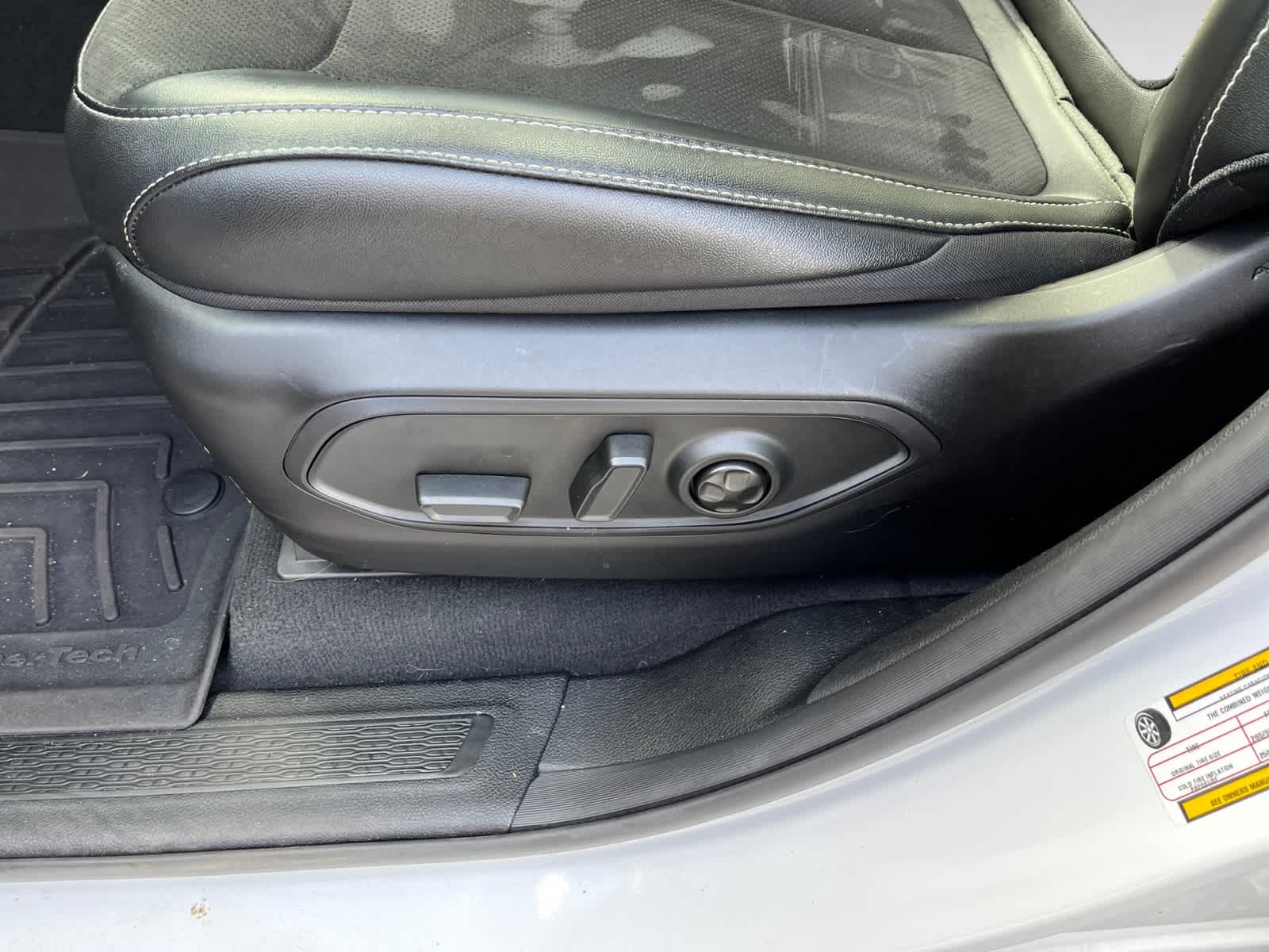 used 2024 Jeep Grand Cherokee car, priced at $35,487