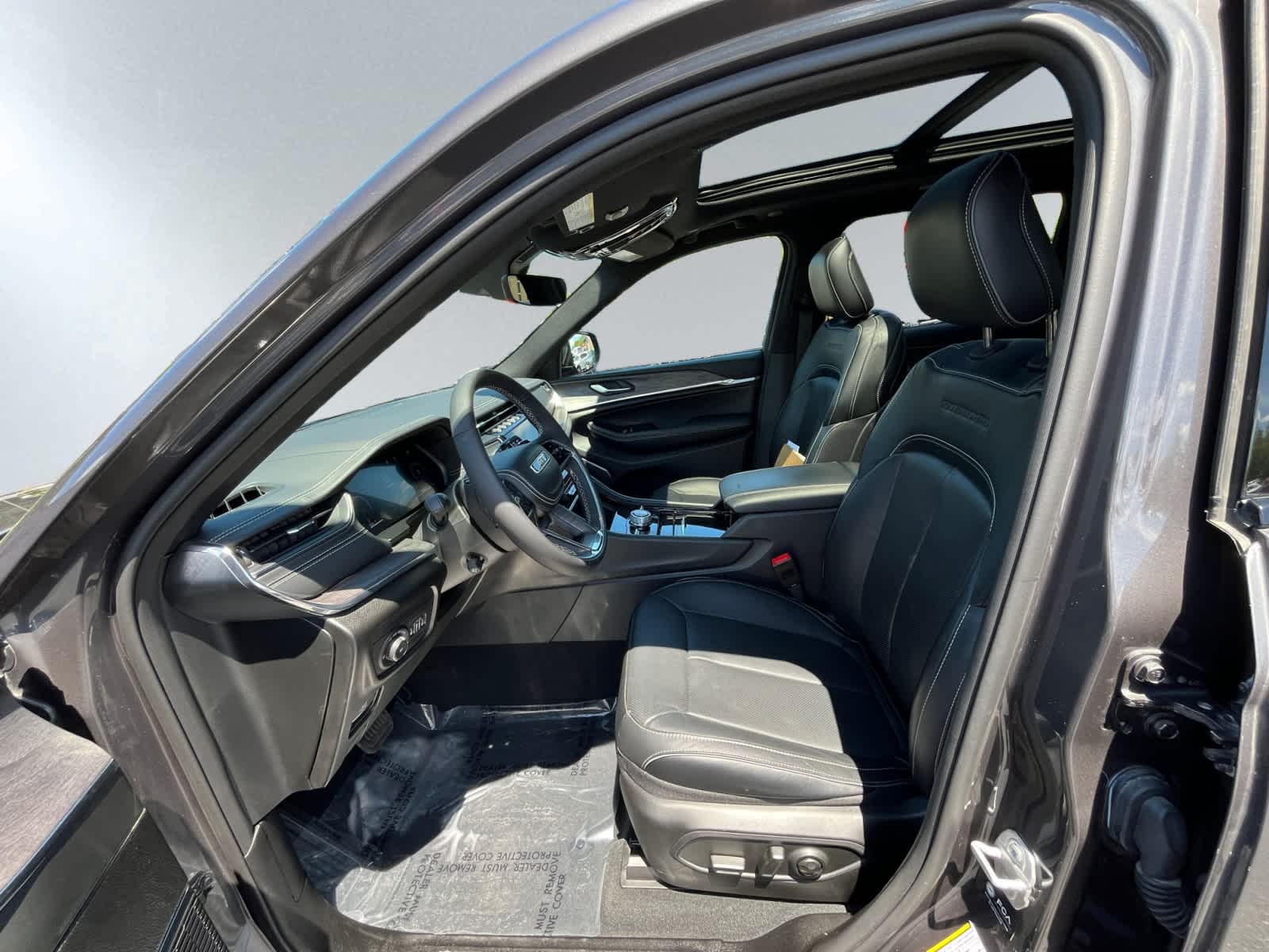 used 2024 Jeep Grand Cherokee car, priced at $47,287