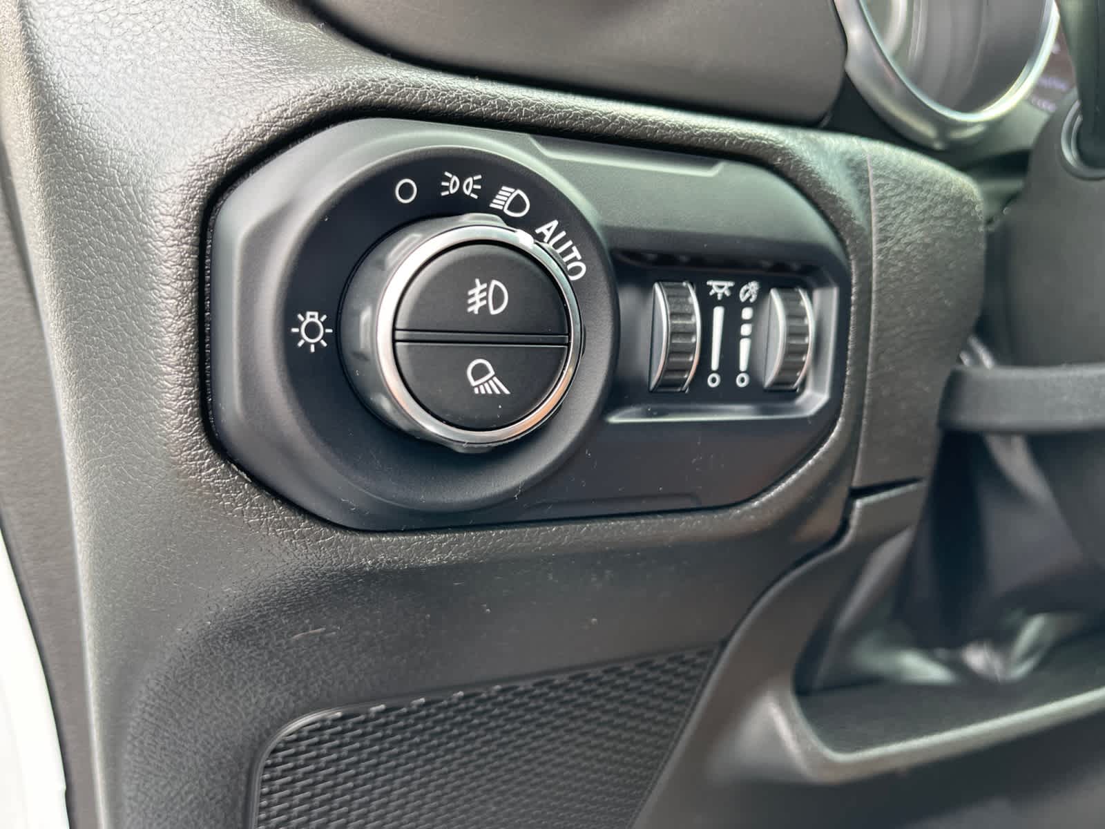 used 2022 Jeep Gladiator car, priced at $32,987