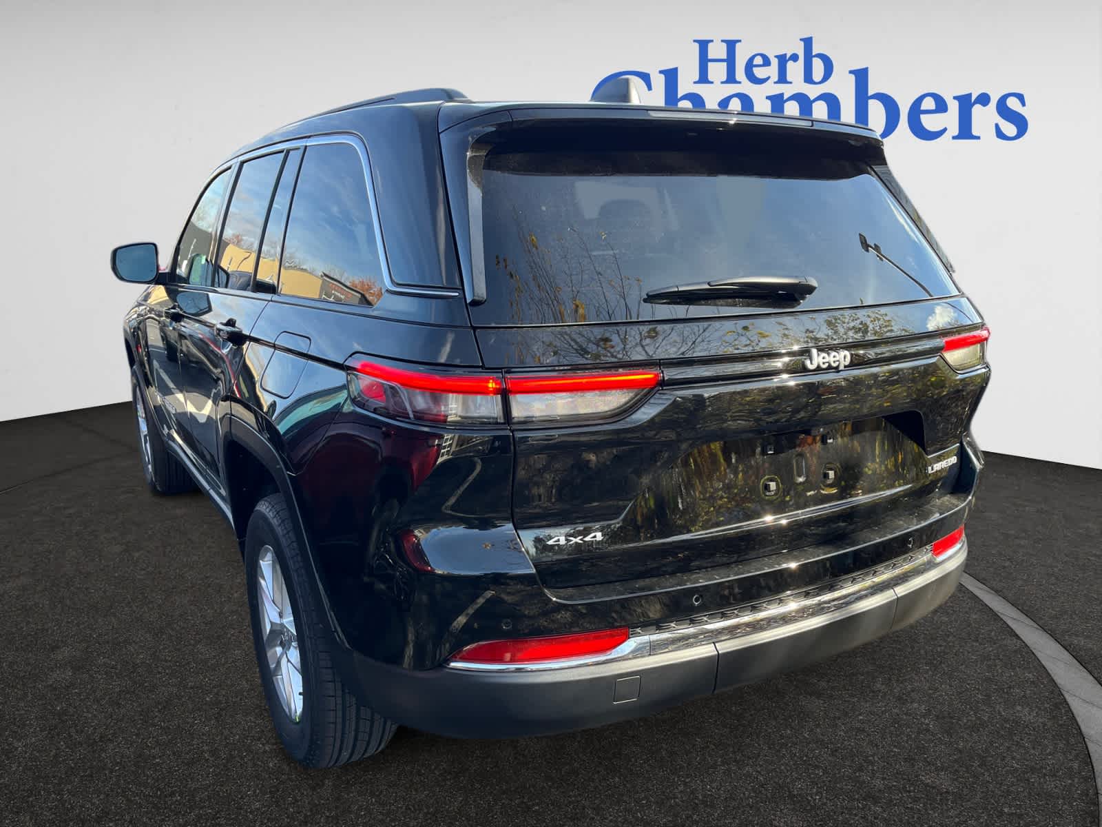 new 2025 Jeep Grand Cherokee car, priced at $38,275