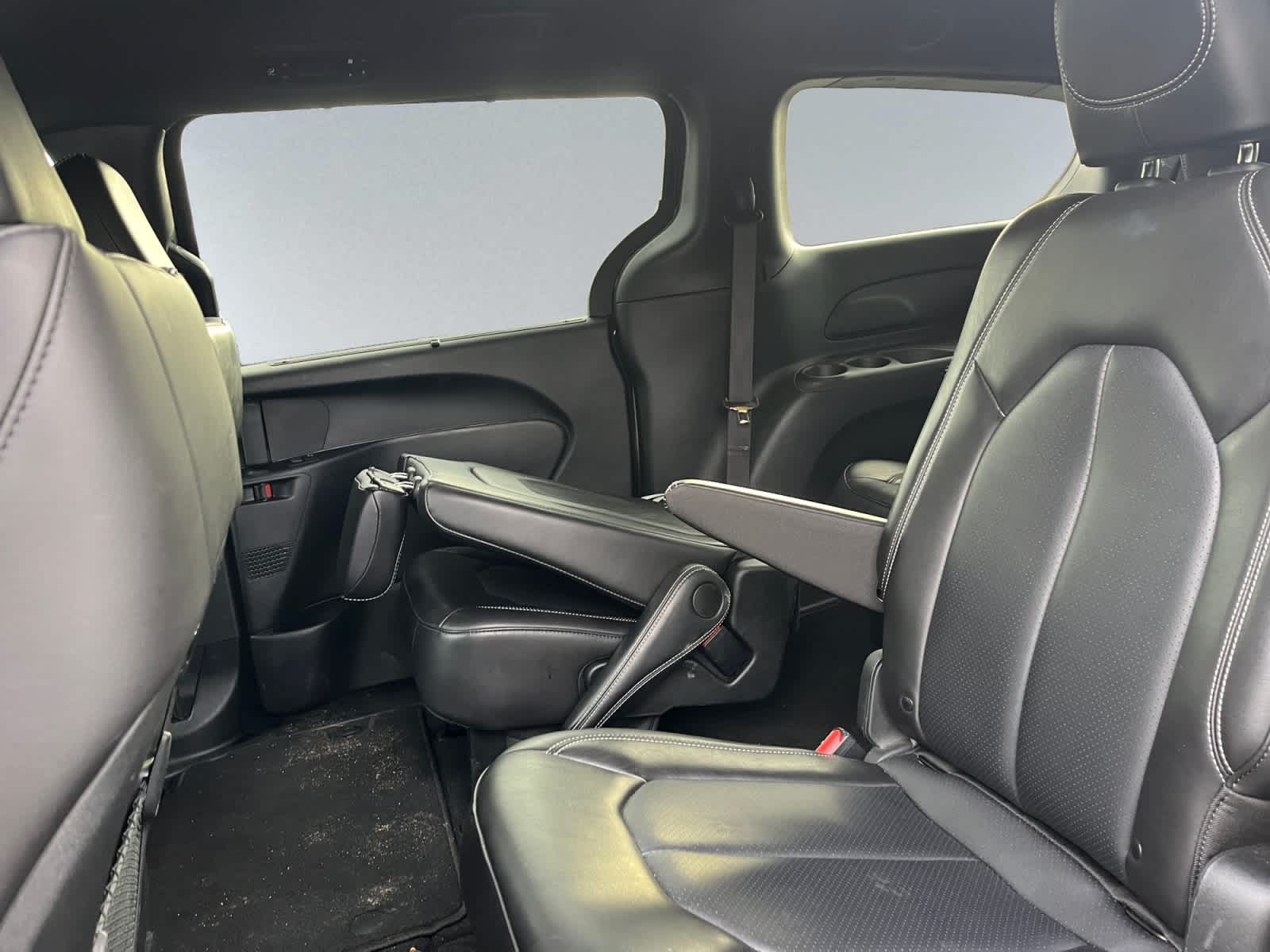 used 2025 Chrysler Pacifica car, priced at $35,874