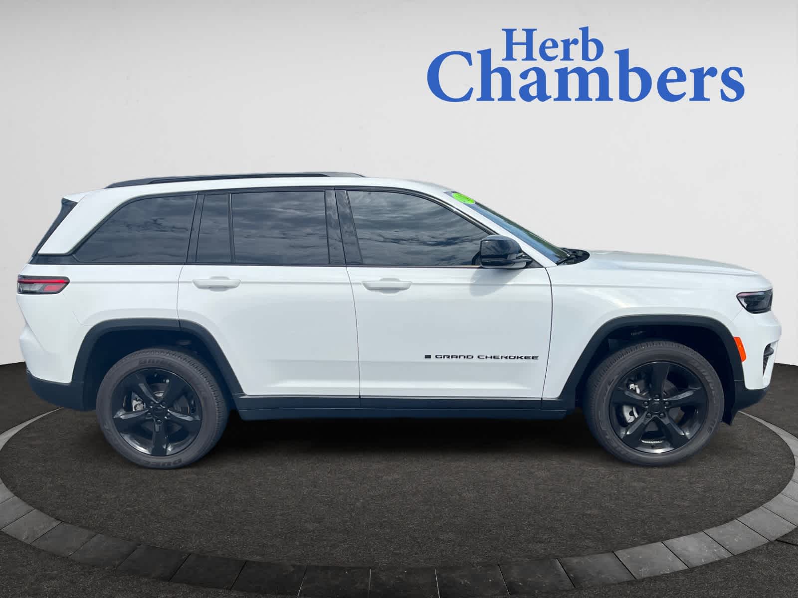 used 2024 Jeep Grand Cherokee car, priced at $35,487