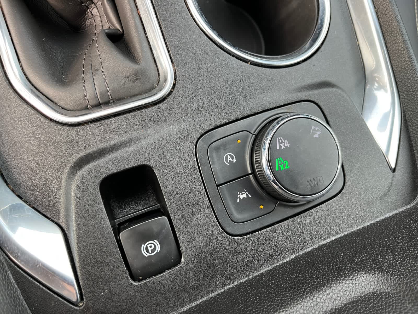 used 2022 Chevrolet Traverse car, priced at $33,328