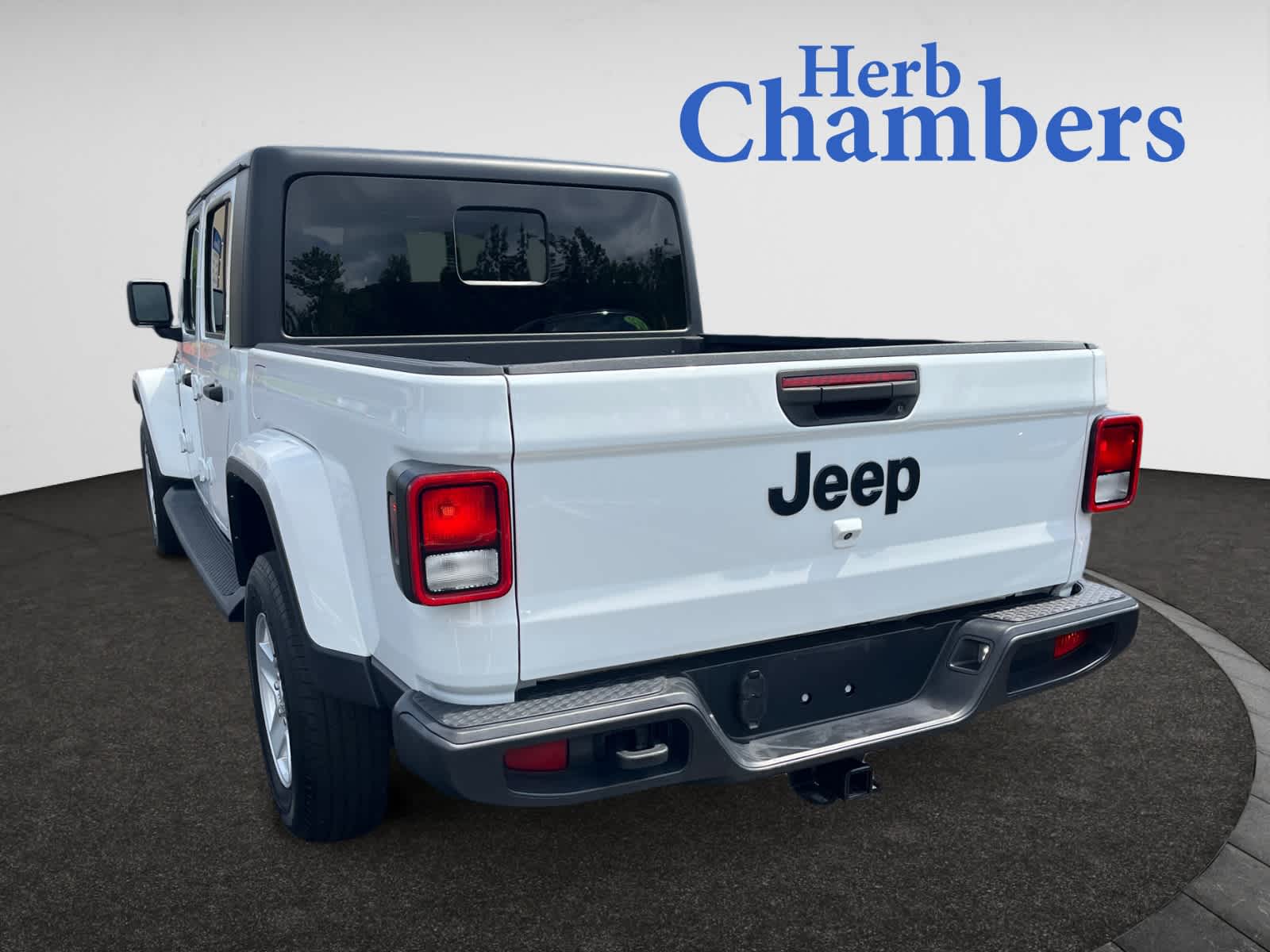 used 2022 Jeep Gladiator car, priced at $32,987