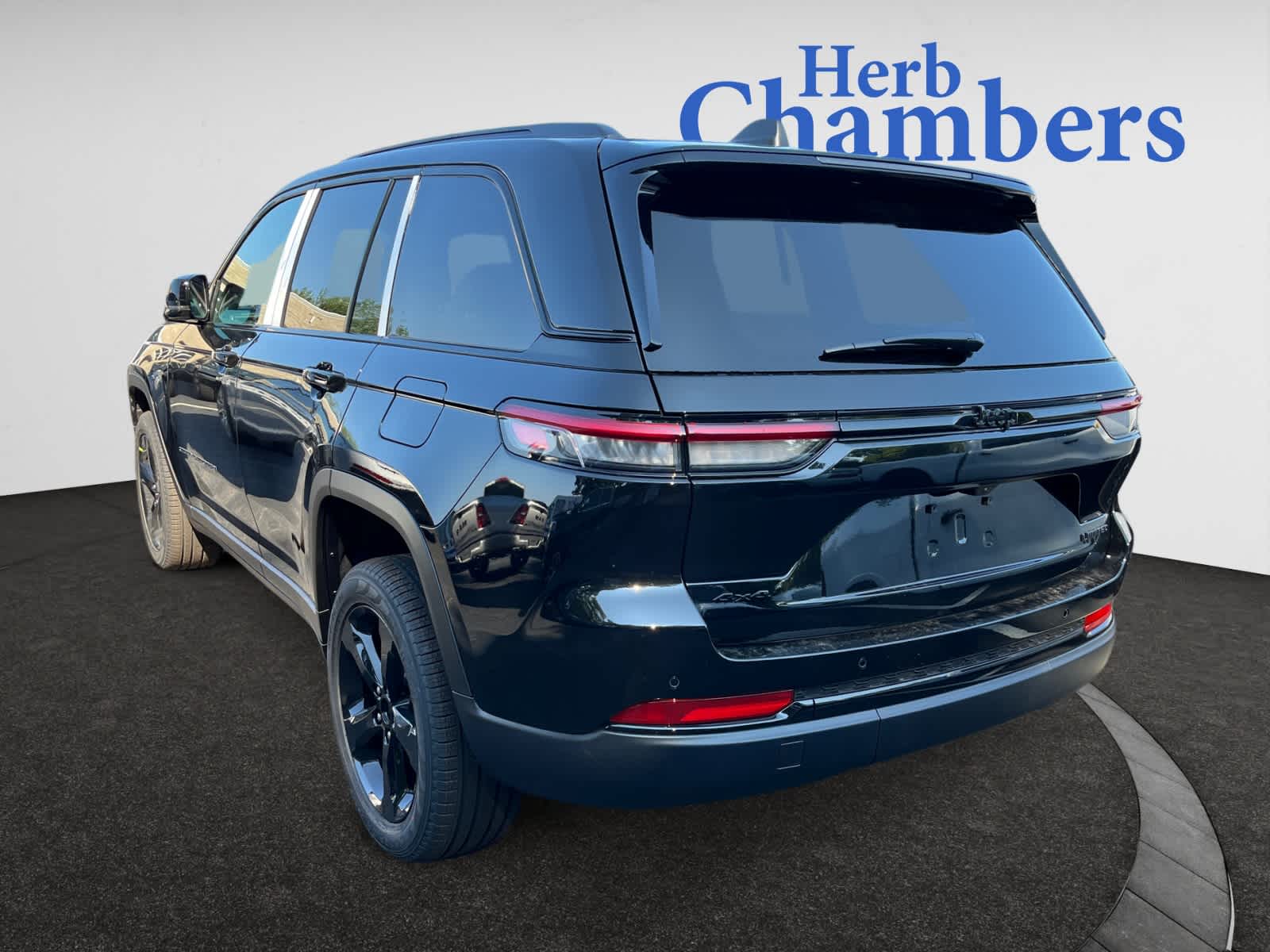new 2025 Jeep Grand Cherokee car, priced at $52,735
