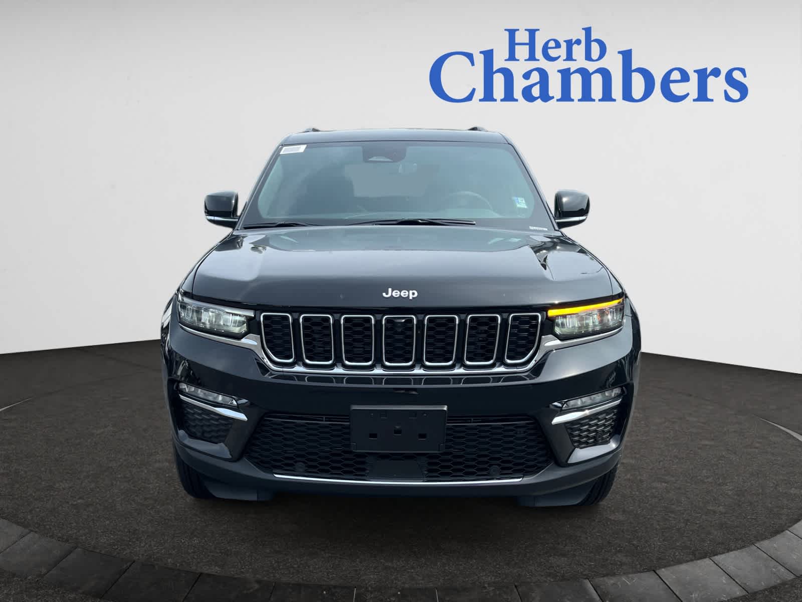 new 2025 Jeep Grand Cherokee car, priced at $52,935
