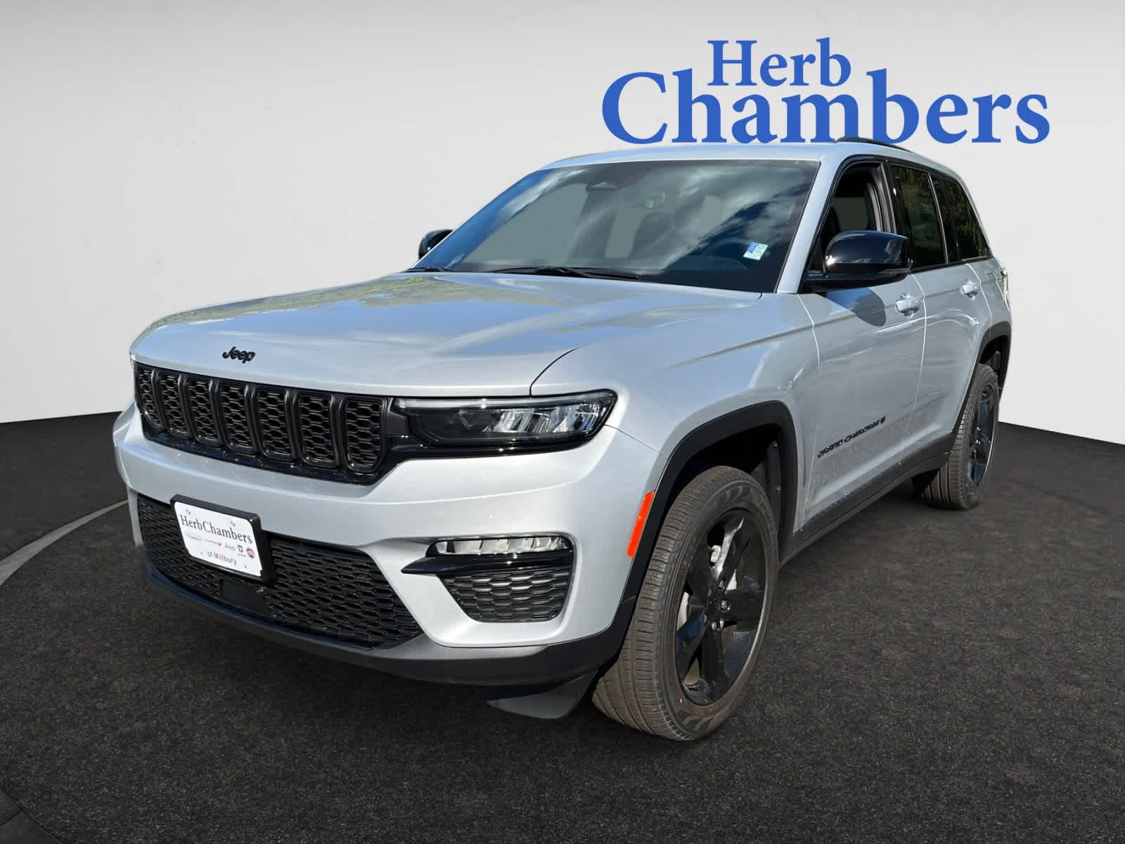 new 2025 Jeep Grand Cherokee car, priced at $50,535
