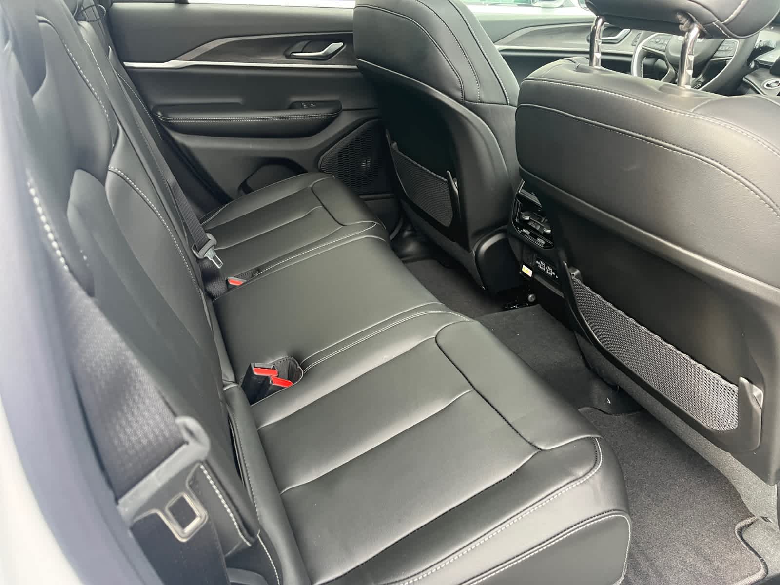 new 2025 Jeep Grand Cherokee car, priced at $45,315