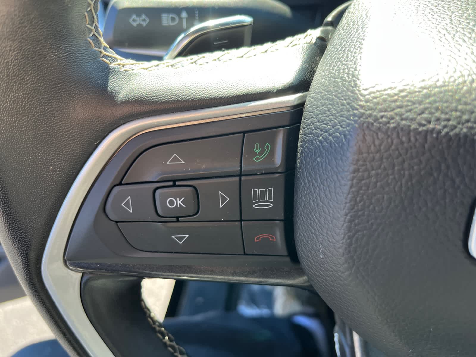 used 2022 Jeep Grand Cherokee car, priced at $30,886