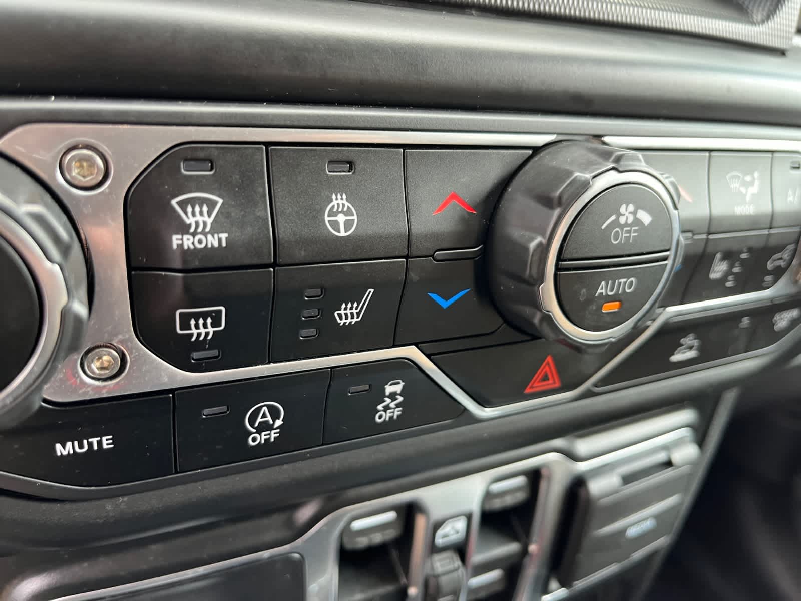 used 2022 Jeep Gladiator car, priced at $32,987