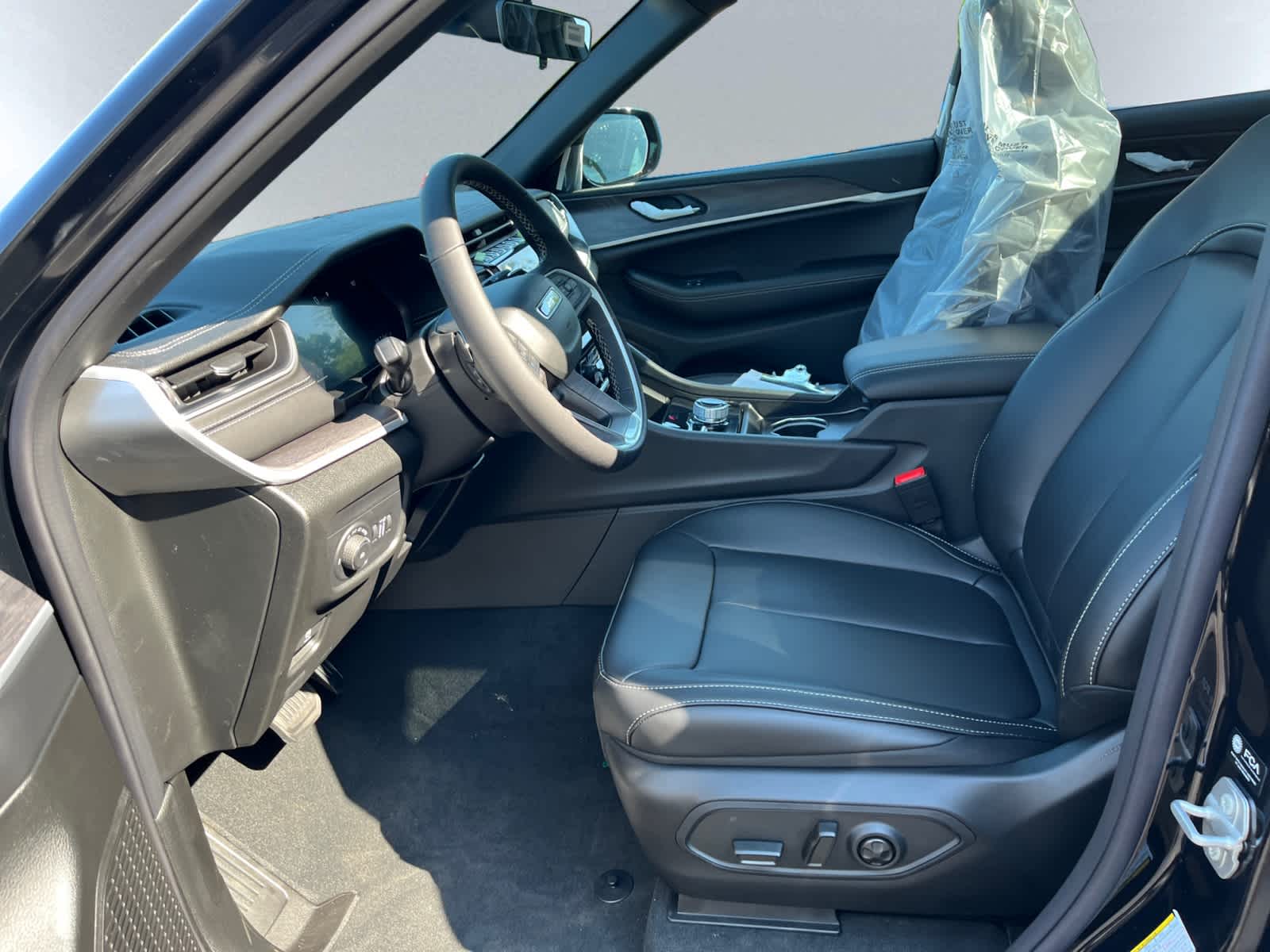 new 2025 Jeep Grand Cherokee car, priced at $52,735