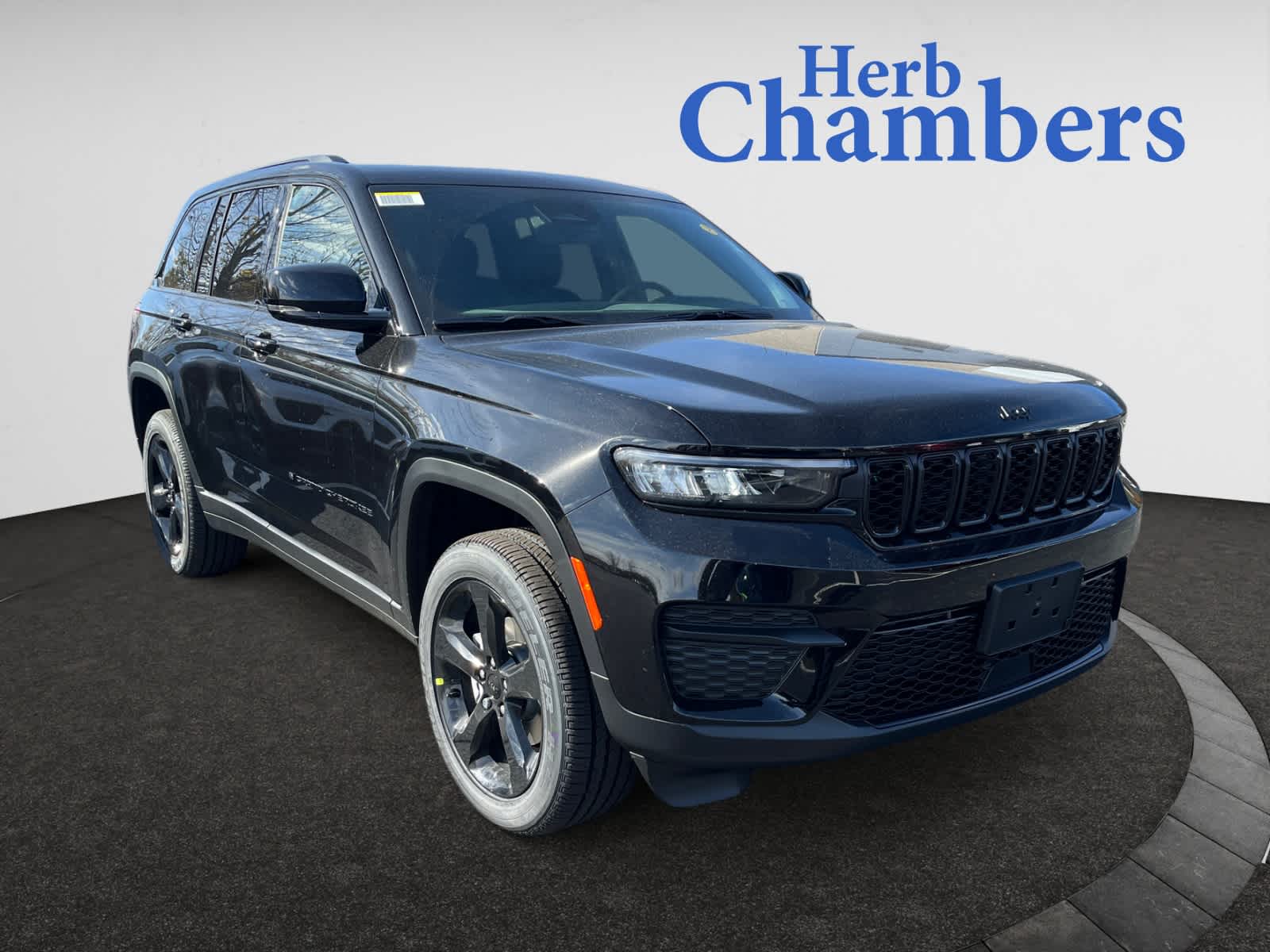 new 2025 Jeep Grand Cherokee car, priced at $45,270