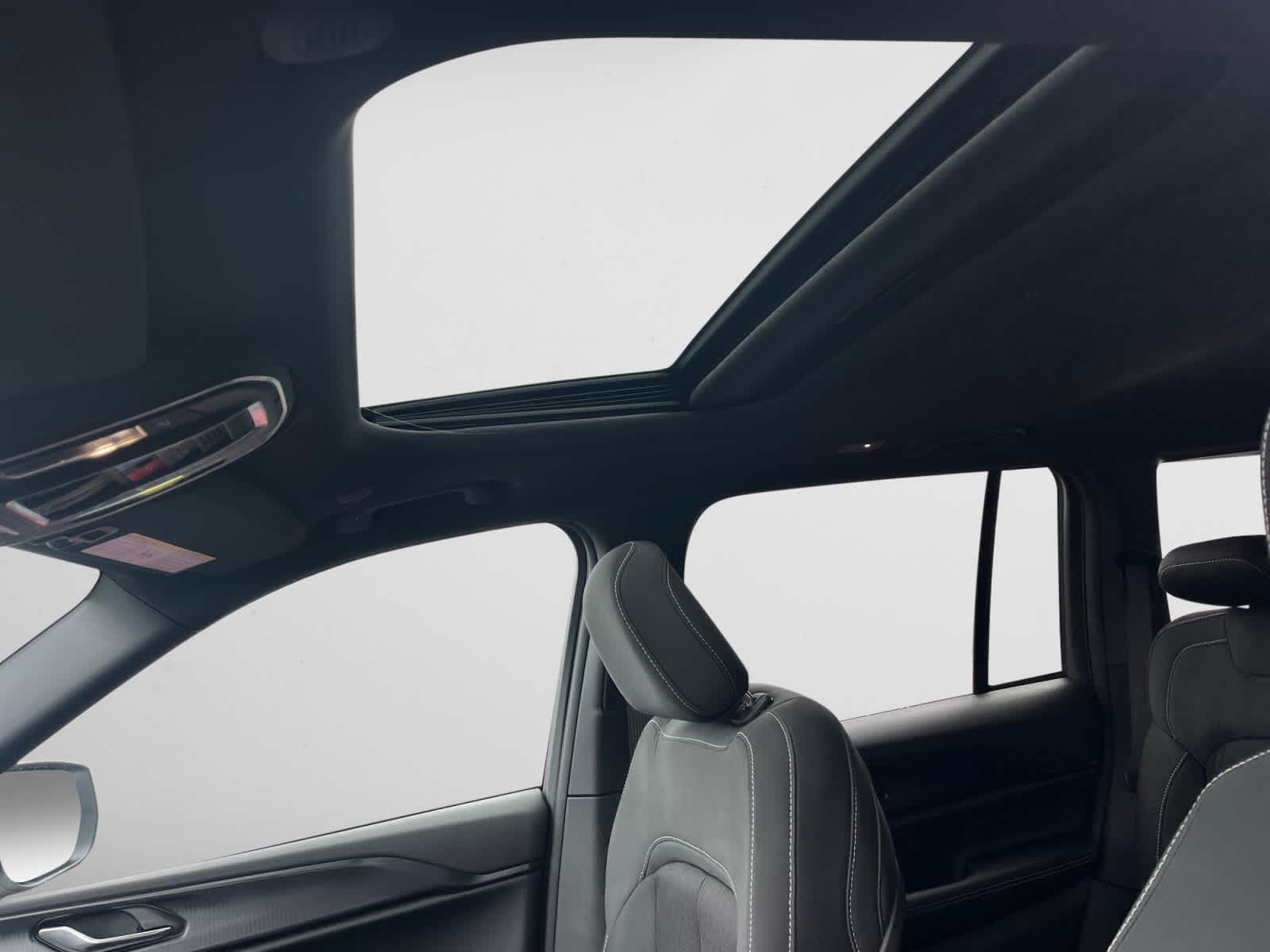 new 2025 Jeep Grand Cherokee car, priced at $37,680