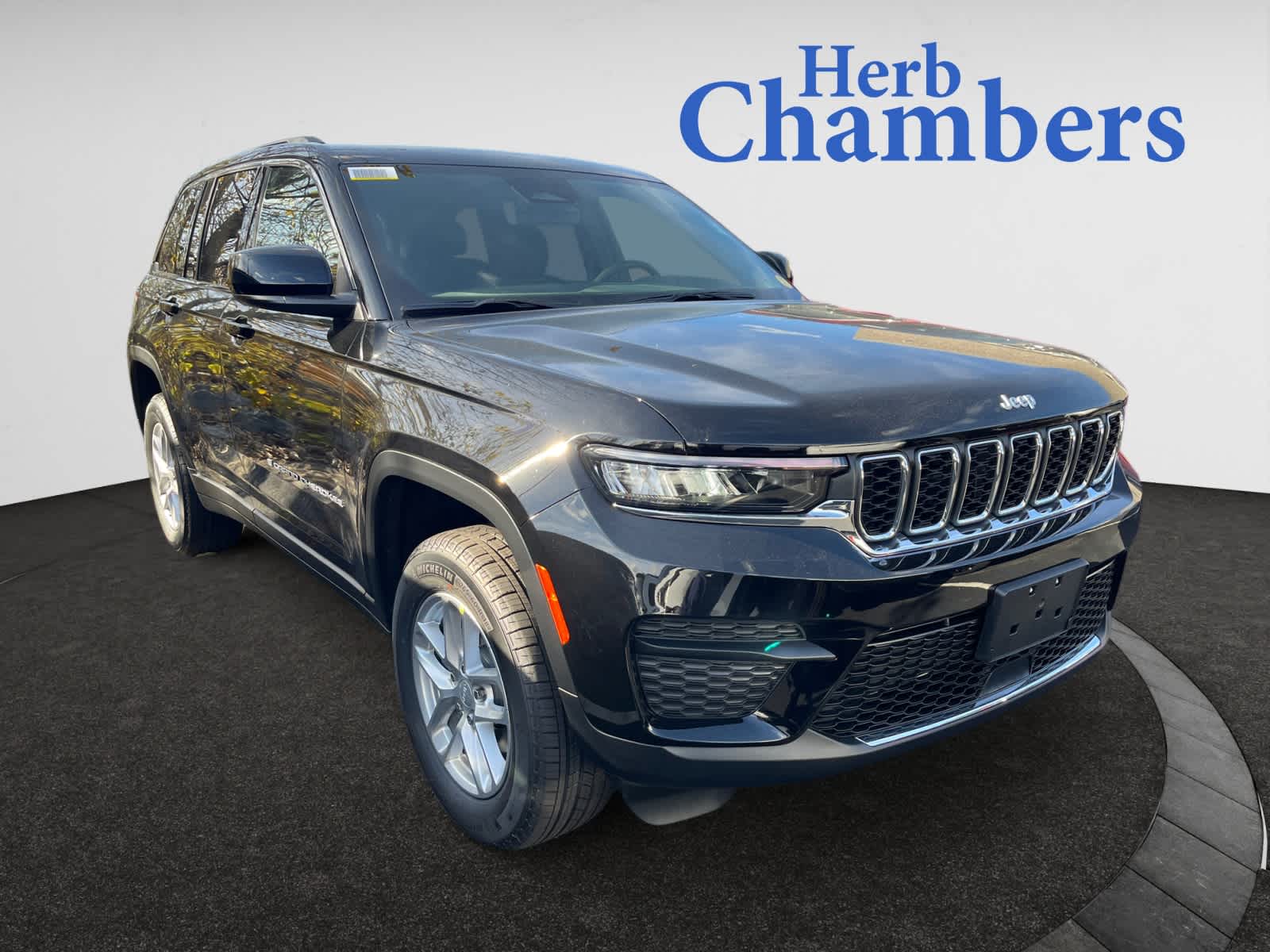 new 2025 Jeep Grand Cherokee car, priced at $38,275