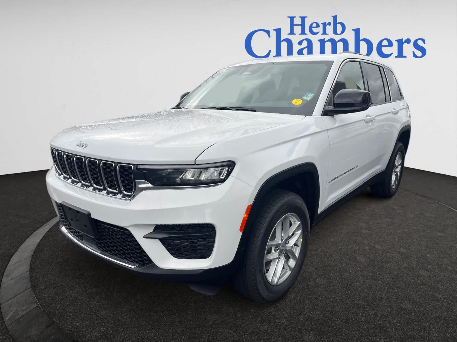 new 2025 Jeep Grand Cherokee car, priced at $37,680