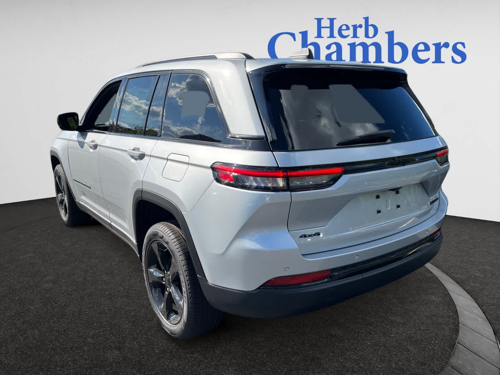 new 2025 Jeep Grand Cherokee car, priced at $50,535