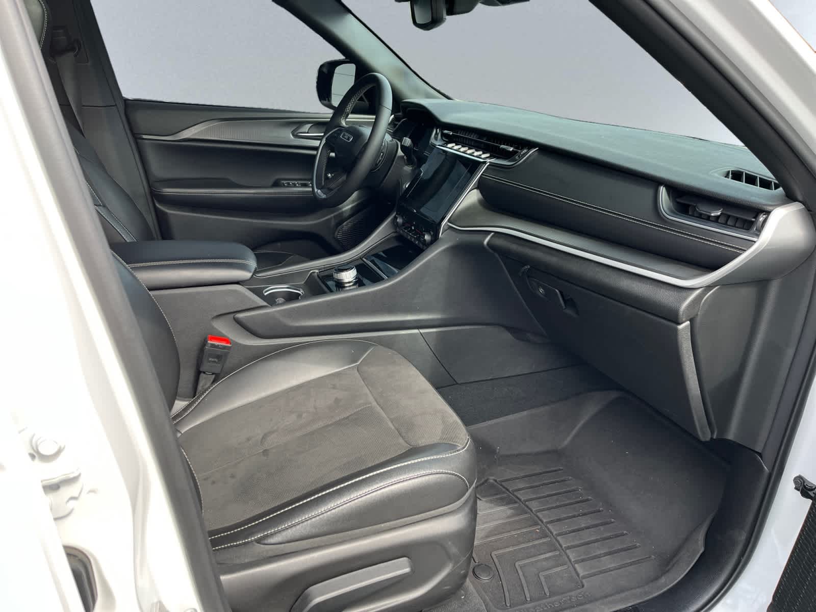 used 2024 Jeep Grand Cherokee car, priced at $35,487