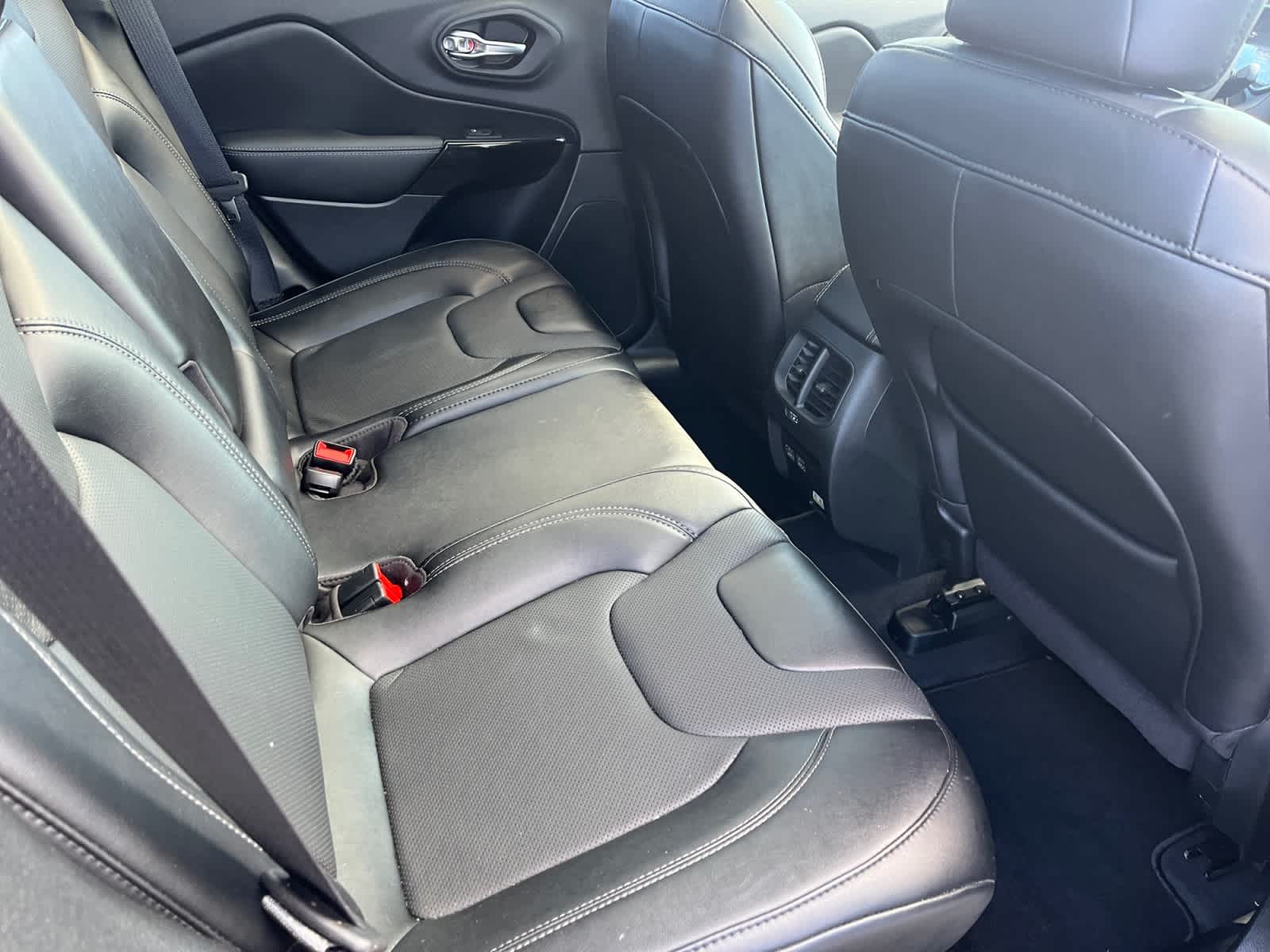 used 2023 Jeep Cherokee car, priced at $27,194