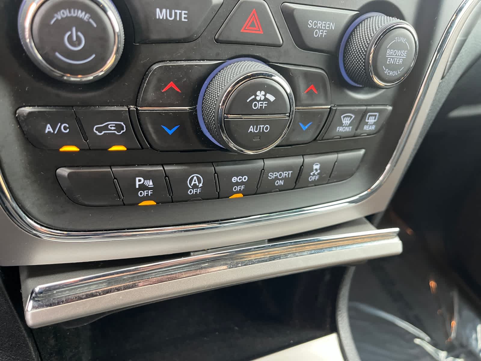 used 2021 Jeep Grand Cherokee car, priced at $22,494