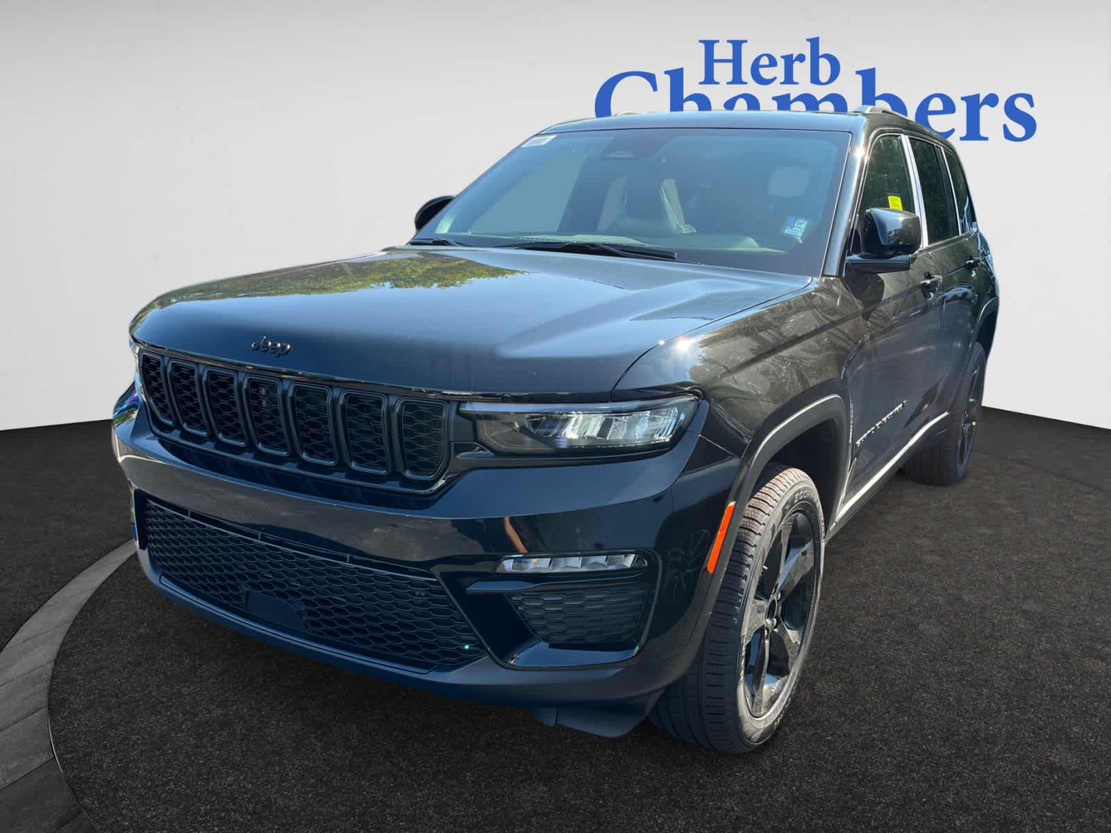 new 2025 Jeep Grand Cherokee car, priced at $52,735