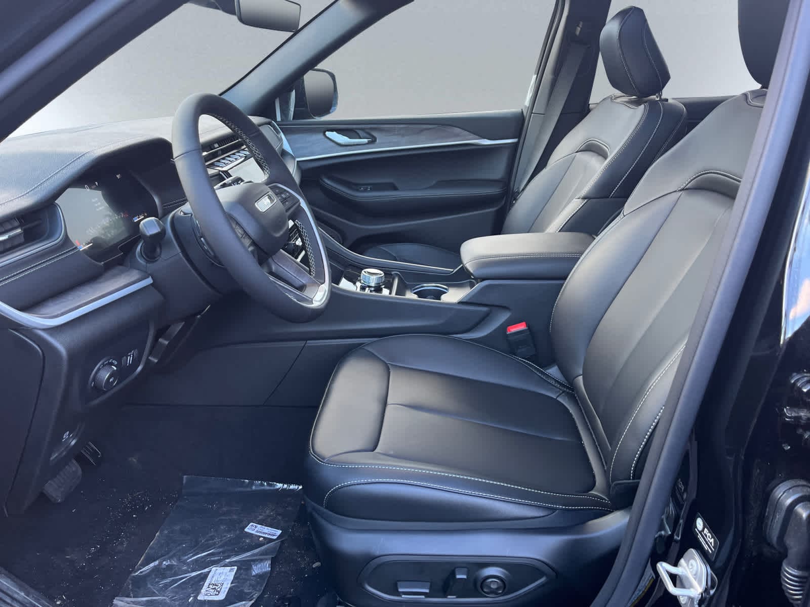 new 2025 Jeep Grand Cherokee car, priced at $49,810