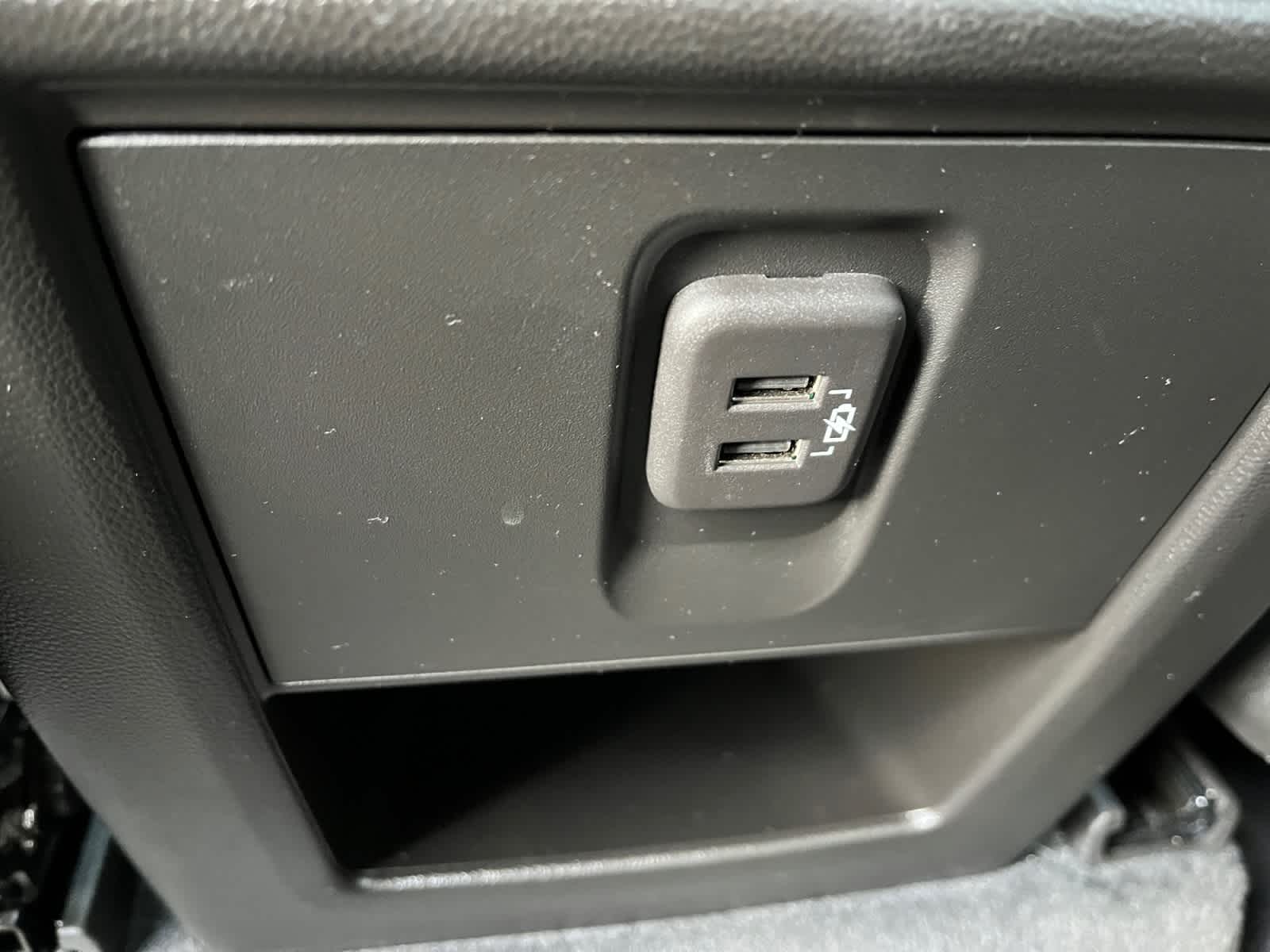 used 2022 Chevrolet Traverse car, priced at $33,328