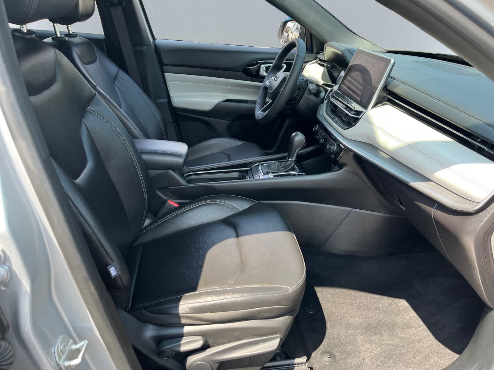 used 2025 Jeep Compass car, priced at $29,987