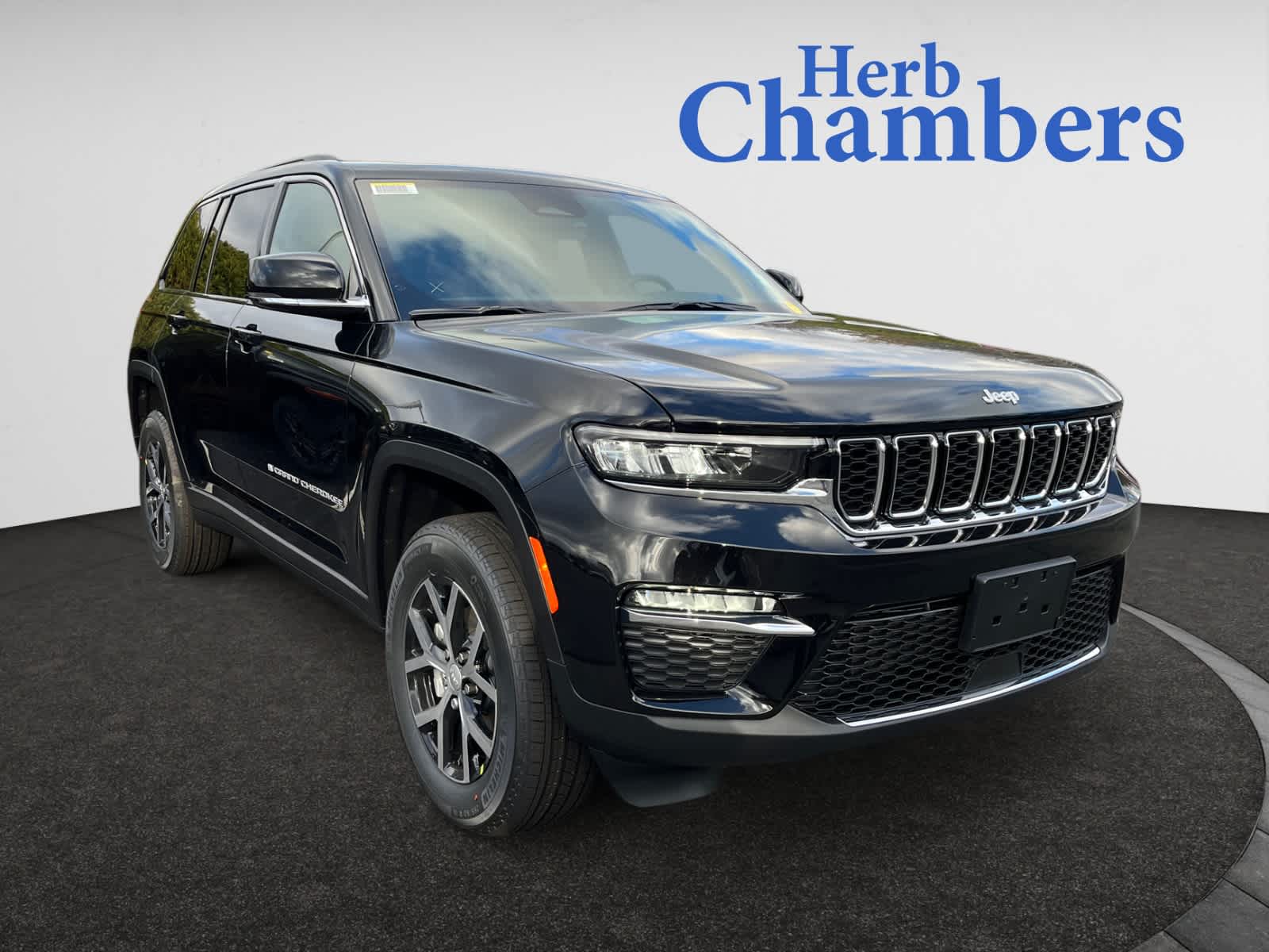 new 2025 Jeep Grand Cherokee car, priced at $50,010