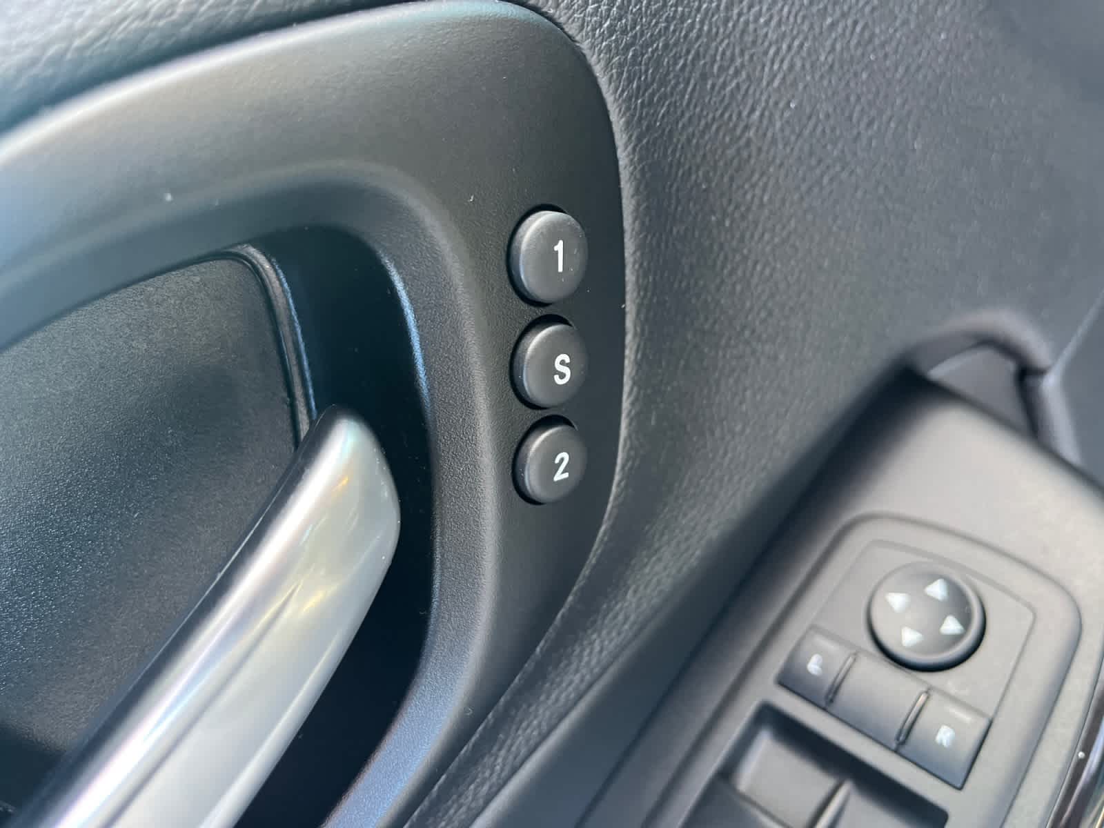 used 2023 Jeep Cherokee car, priced at $27,194