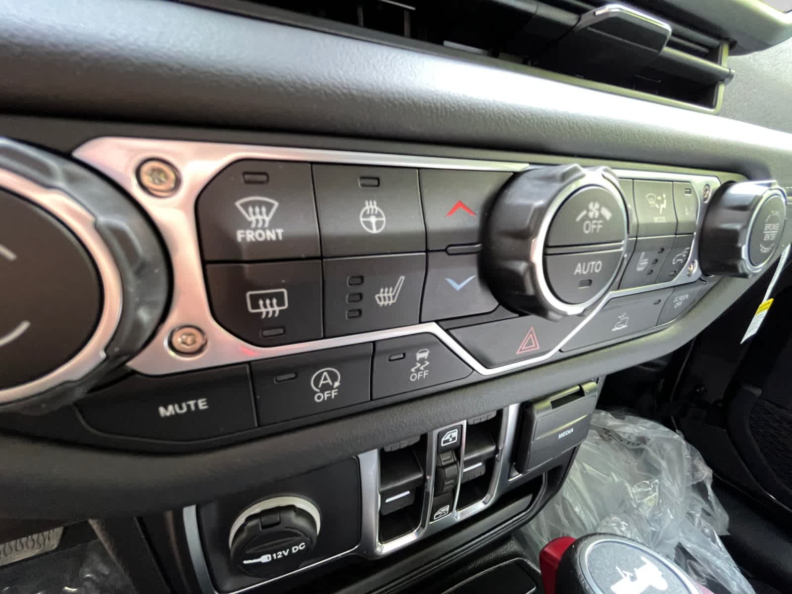 new 2025 Jeep Wrangler car, priced at $54,125