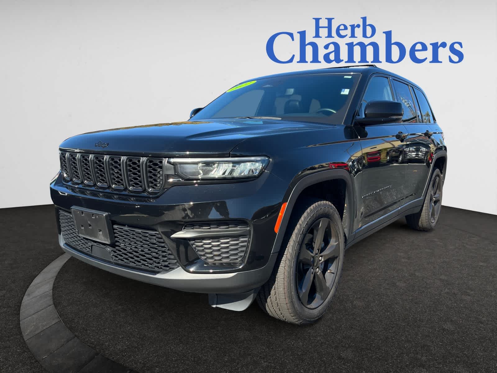 used 2022 Jeep Grand Cherokee car, priced at $30,886