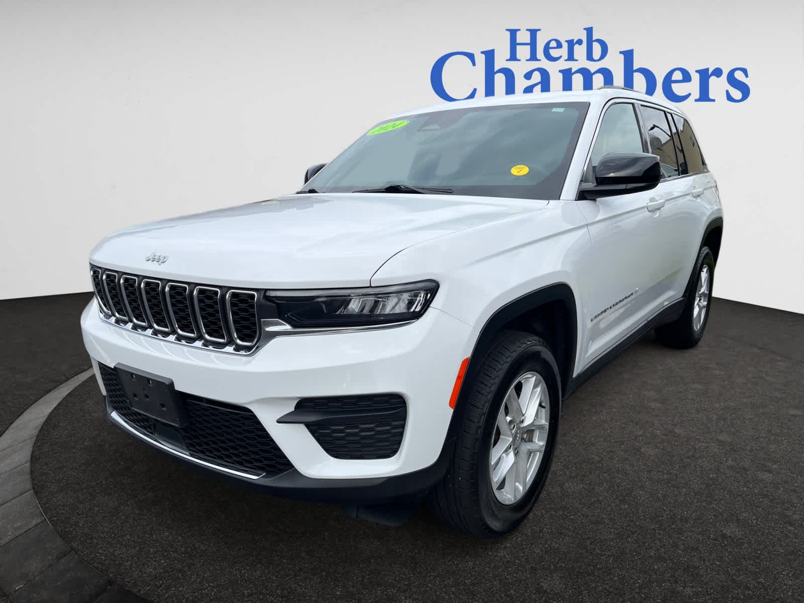 used 2024 Jeep Grand Cherokee car, priced at $32,280