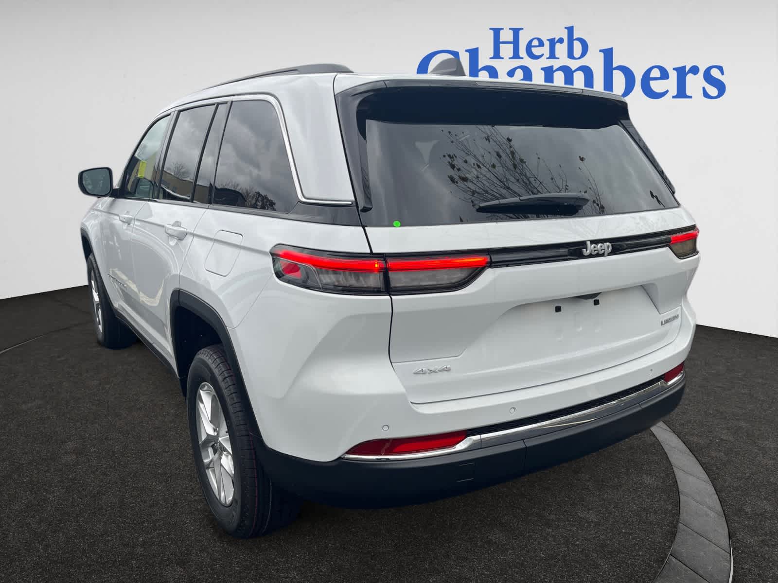 new 2025 Jeep Grand Cherokee car, priced at $39,475