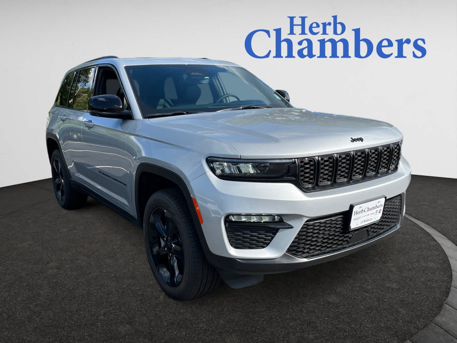 new 2025 Jeep Grand Cherokee car, priced at $50,535