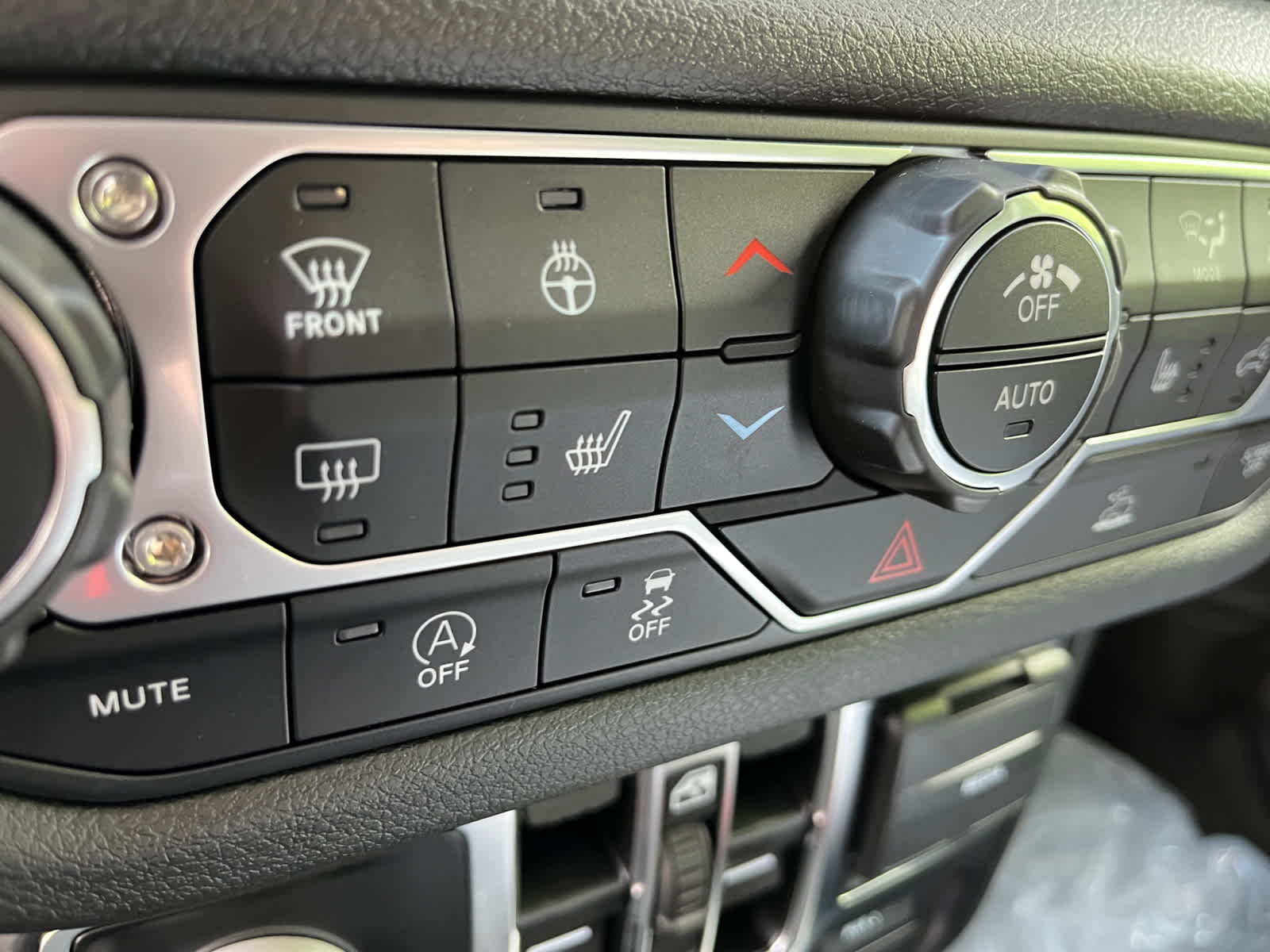 new 2025 Jeep Wrangler car, priced at $53,075