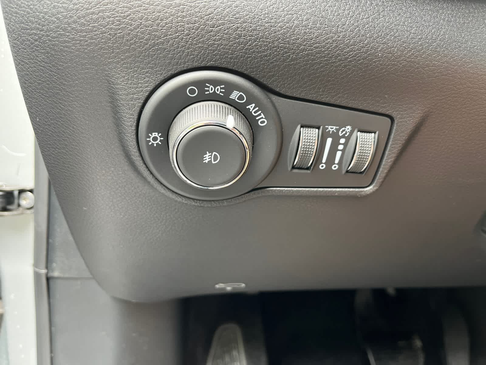new 2025 Jeep Compass car, priced at $40,105