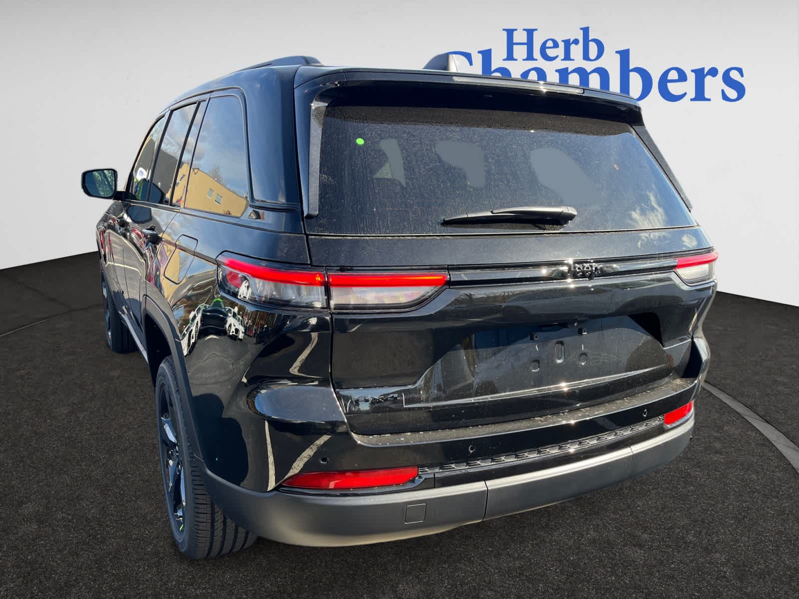 new 2025 Jeep Grand Cherokee car, priced at $45,270