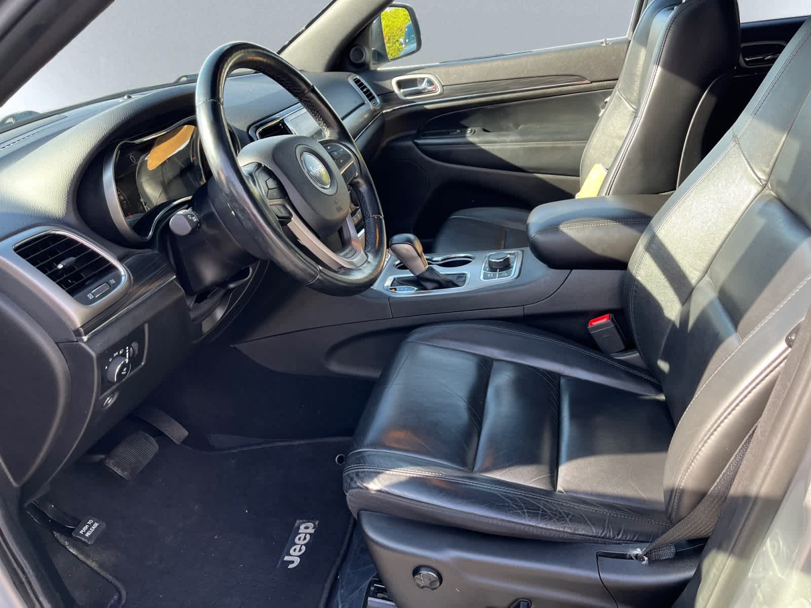 used 2021 Jeep Grand Cherokee car, priced at $25,363