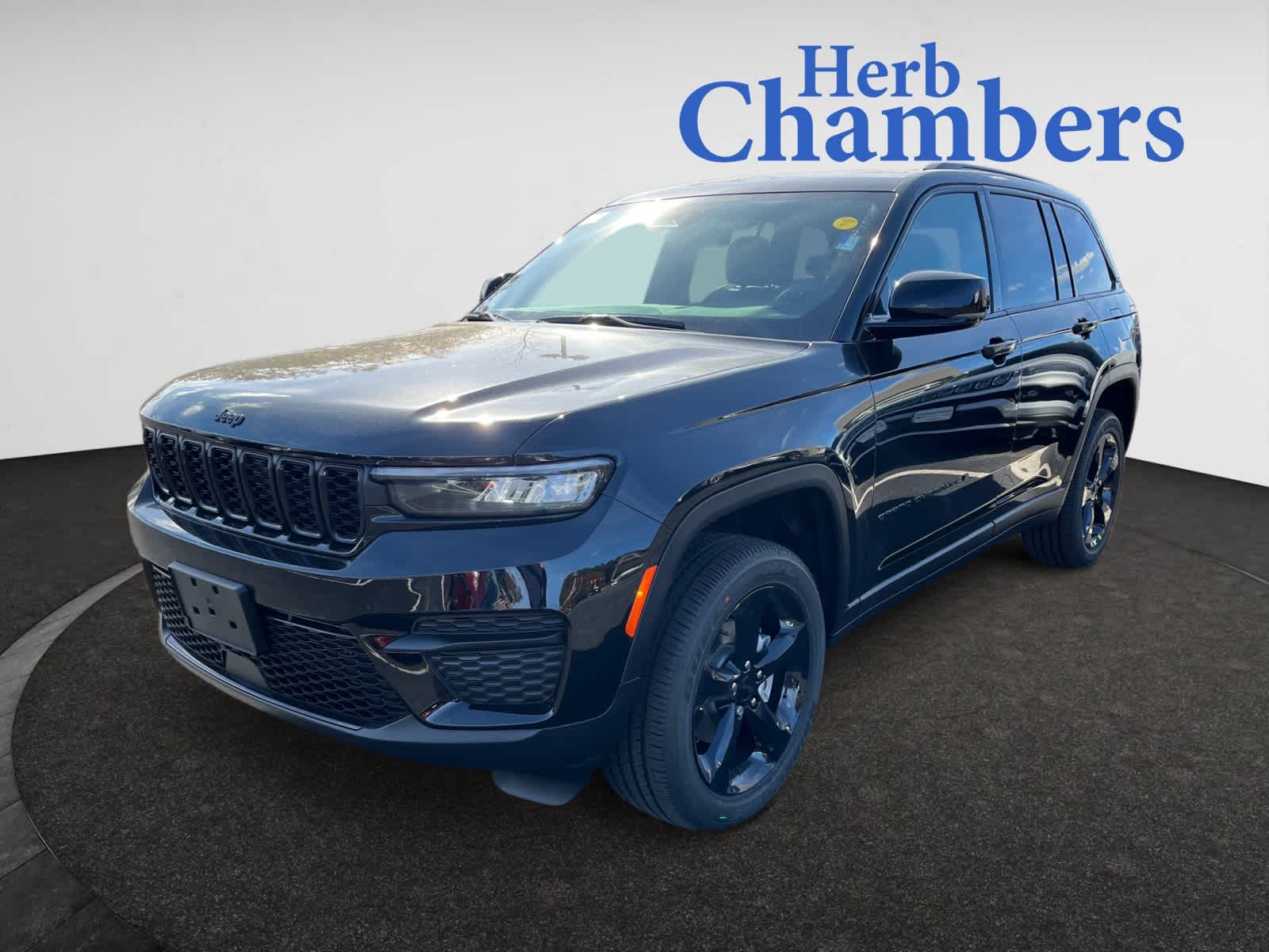 new 2025 Jeep Grand Cherokee car, priced at $45,270