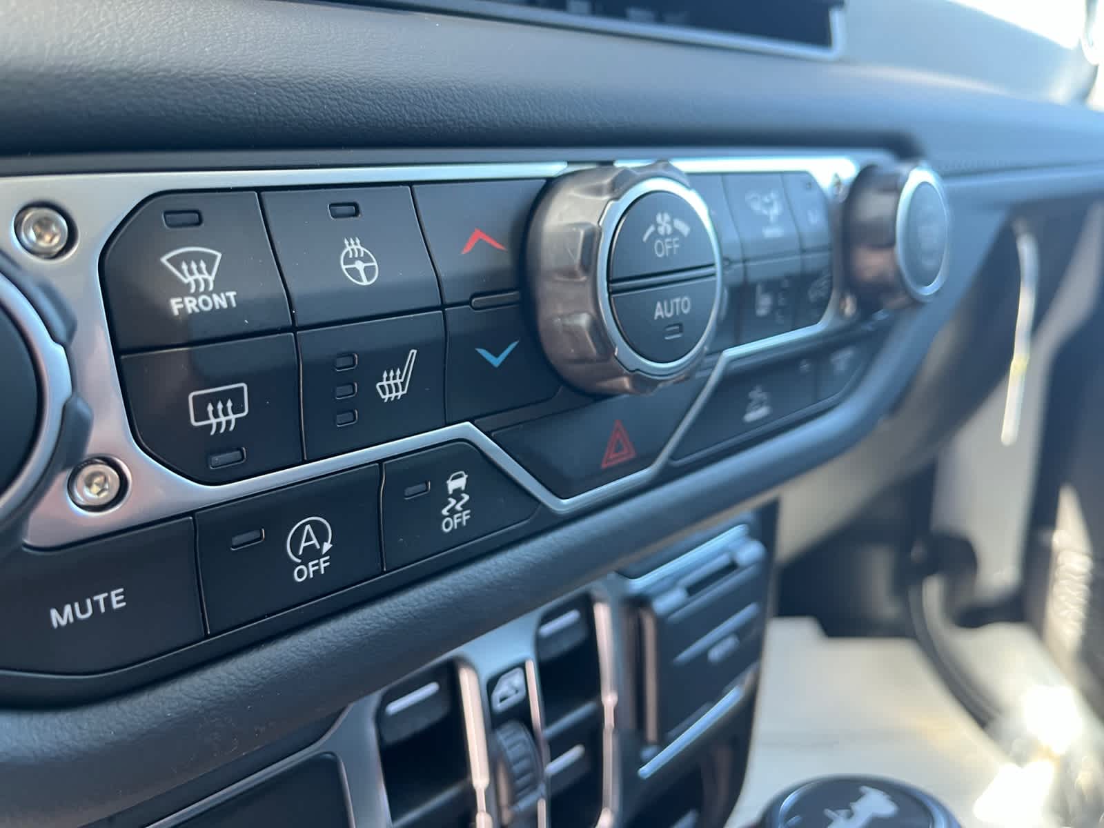 new 2025 Jeep Wrangler car, priced at $53,530