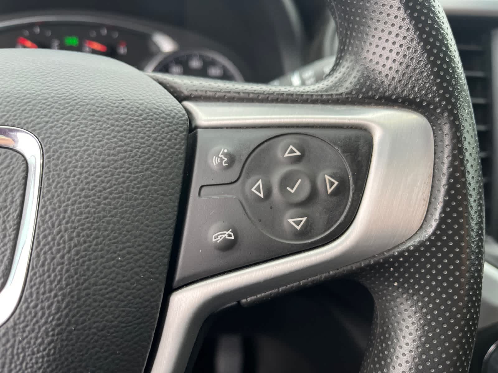 used 2022 GMC Acadia car, priced at $26,115