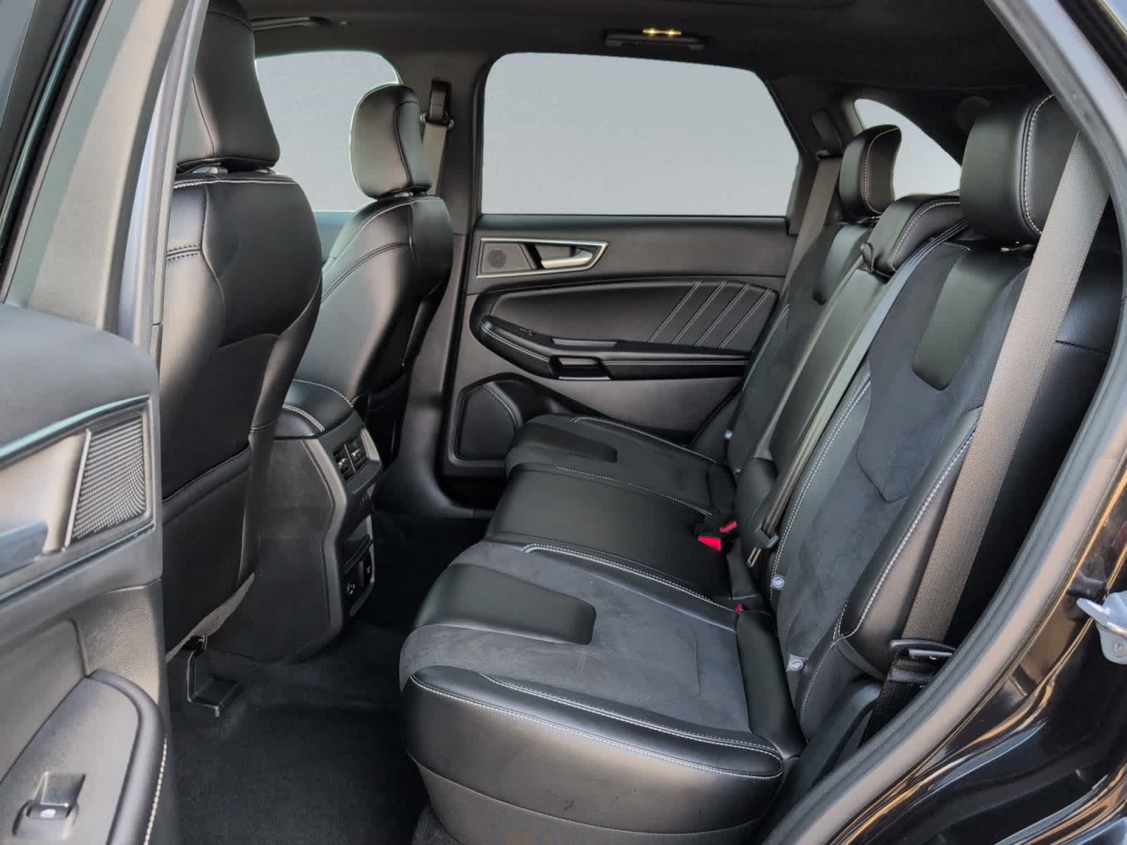used 2022 Ford Edge car, priced at $31,998