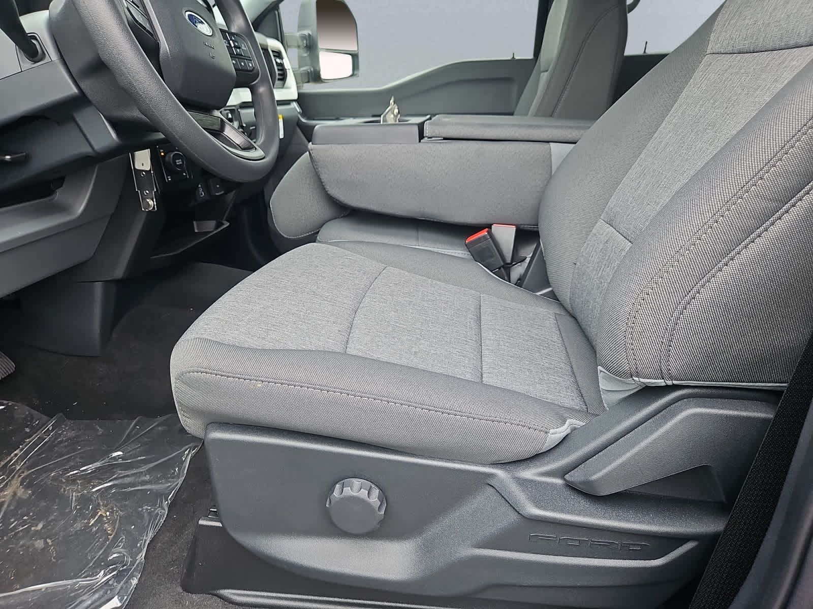 new 2025 Ford Super Duty F-350 SRW car, priced at $61,530