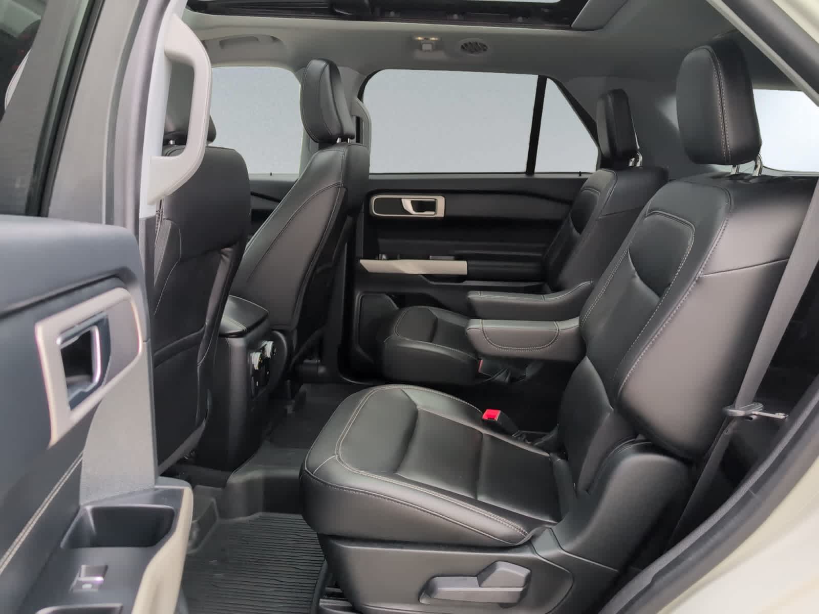 used 2022 Ford Explorer car, priced at $33,297