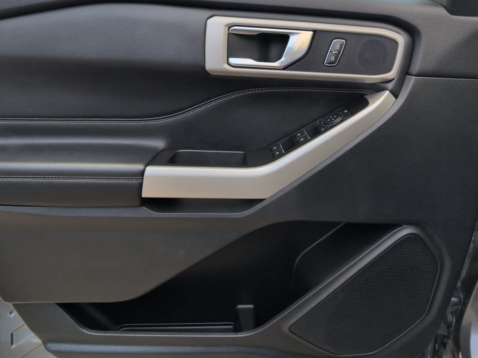 used 2022 Ford Explorer car, priced at $33,497