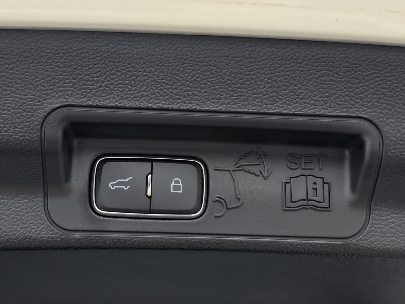 used 2022 Ford Explorer car, priced at $33,297