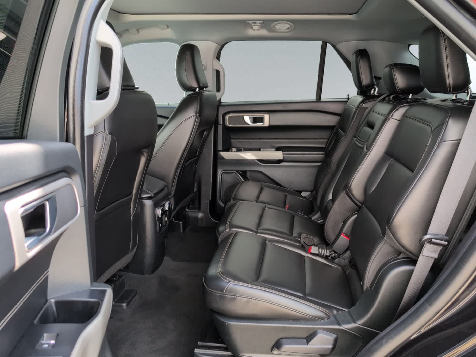 used 2022 Ford Explorer car, priced at $33,998