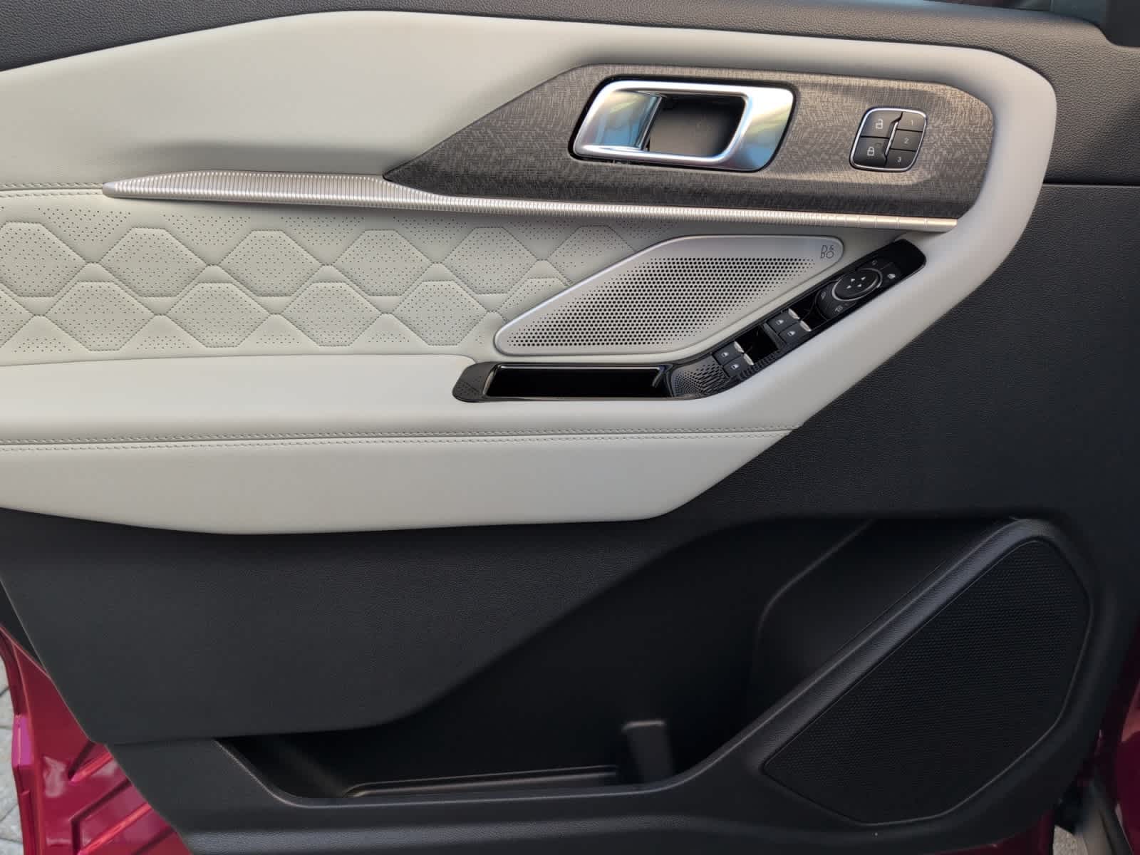 new 2025 Ford Explorer car, priced at $62,040