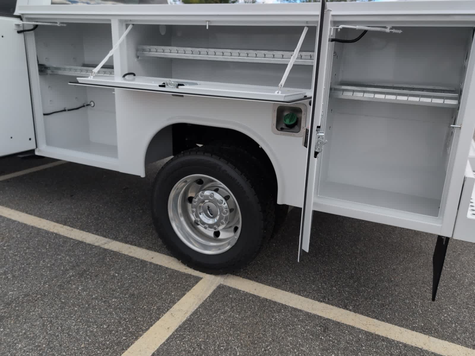 new 2025 Ford Super Duty F-450 DRW car, priced at $100,840