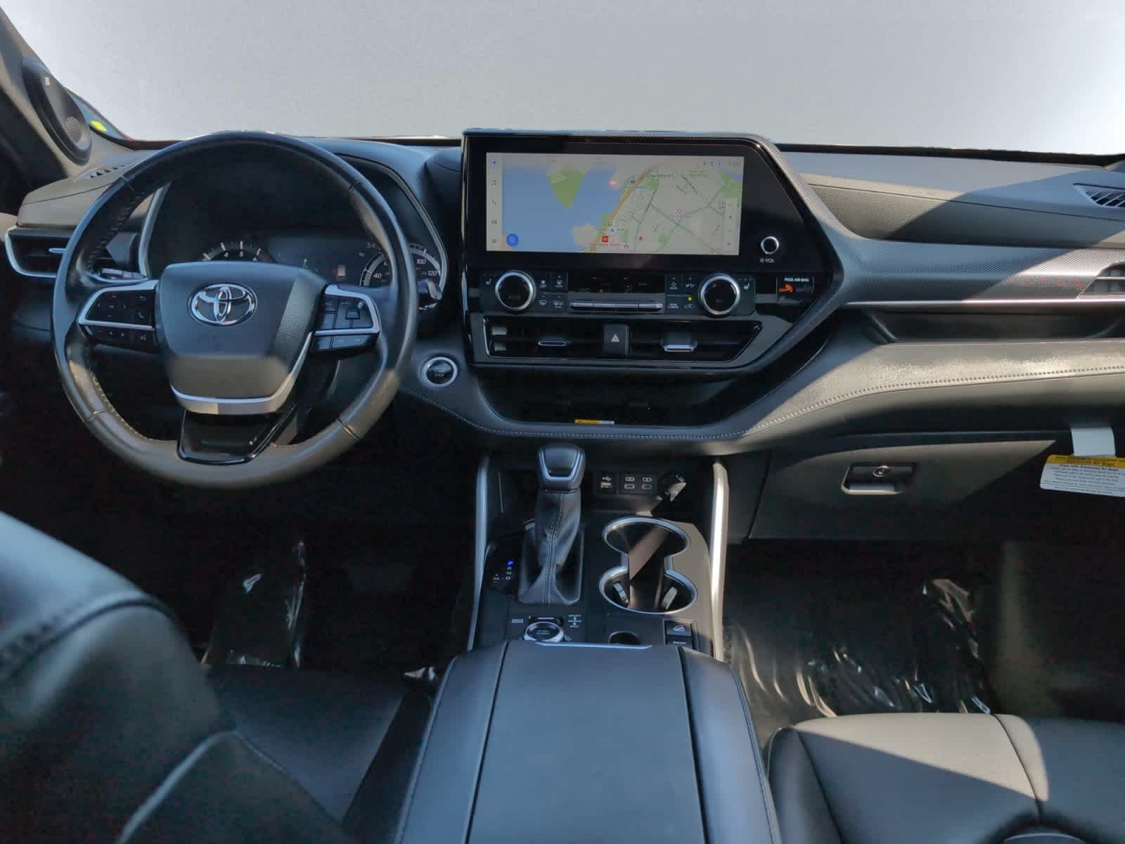 used 2024 Toyota Highlander car, priced at $40,998